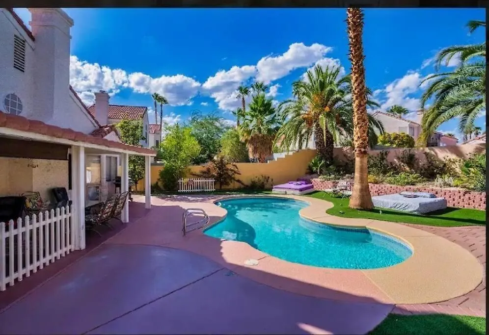 Pet Friendly Rancher With Pool/Sw Las Vegas Villa