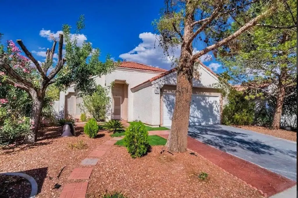 Pet Friendly Rancher With Pool/Sw Las Vegas Villa